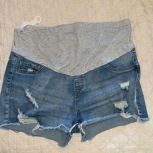Maternity shorts